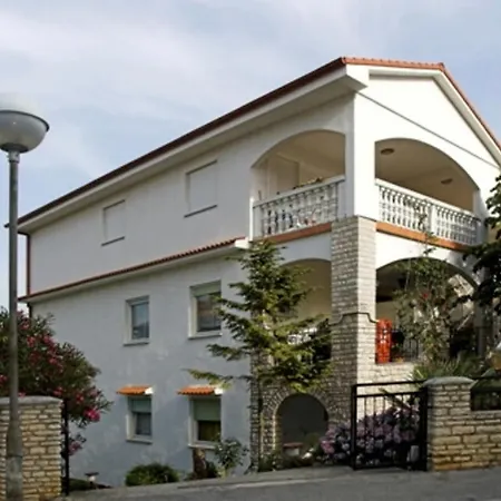 아파트 In With Terrace, Air Conditioning, Wifi, Washing Machine 633-1 *