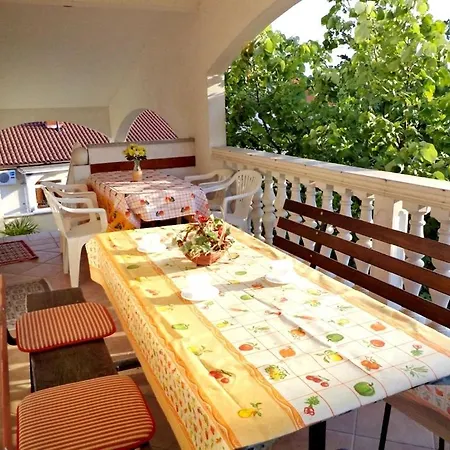 Apartment In With Terrace, Air Conditioning, Wifi, Washing Machine 633-1