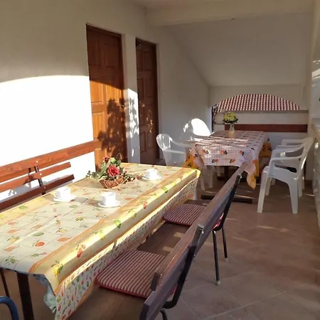 In With Terrace, Air Conditioning, Wifi, Washing Machine 633-1 Pula