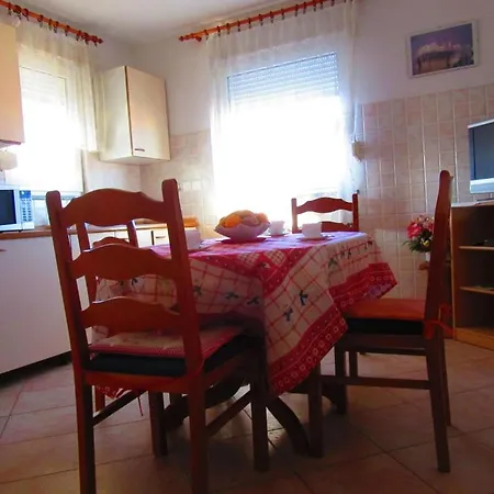 In With Terrace, Air Conditioning, Wifi, Washing Machine 633-1 Apartment