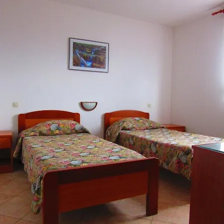 Apartment In With Terrace, Air Conditioning, Wifi, Washing Machine 633-1 Pula