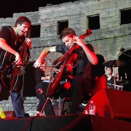 In With Terrace, Air Conditioning, Wifi, Washing Machine 633-1 Apartment