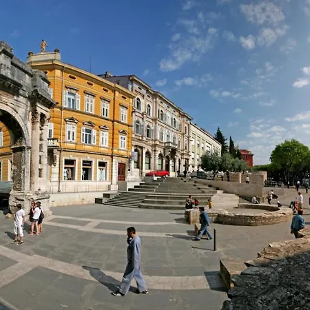 In With Terrace, Air Conditioning, Wifi, Washing Machine 633-1 Apartment *