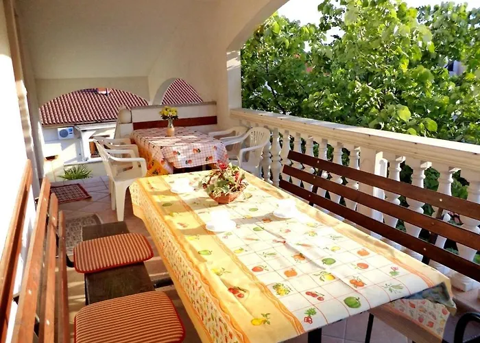 Apartment In With Terrace, Air Conditioning, Wifi, Washing Machine 633-1