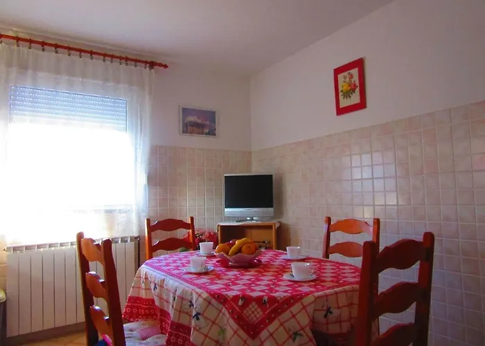 Apartment In With Terrace, Air Conditioning, Wifi, Washing Machine 633-1 Pula