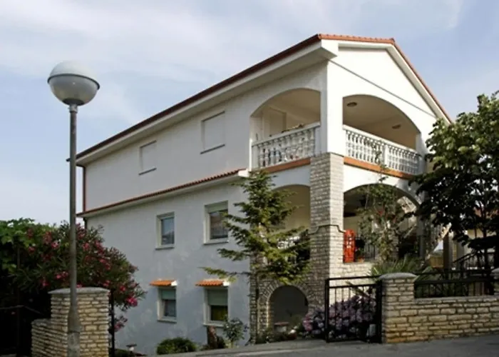 Apartment In With Terrace, Air Conditioning, Wifi, Washing Machine 633-1 *